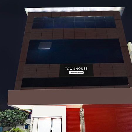 Townhouse Bidadi Formerly Royal Garuda Exterior photo
