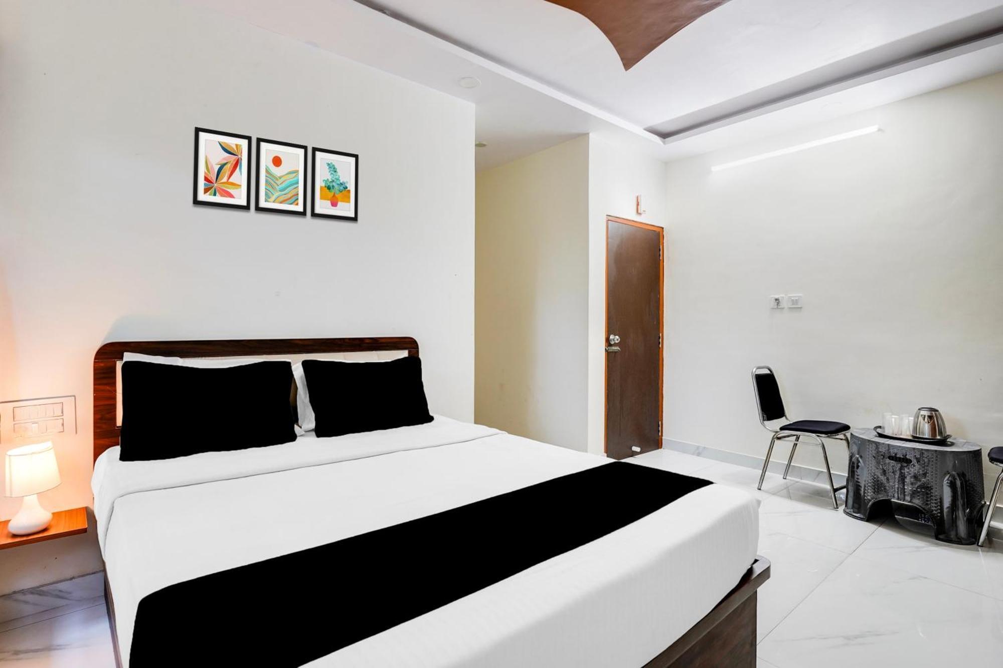 Townhouse Bidadi Formerly Royal Garuda Exterior photo