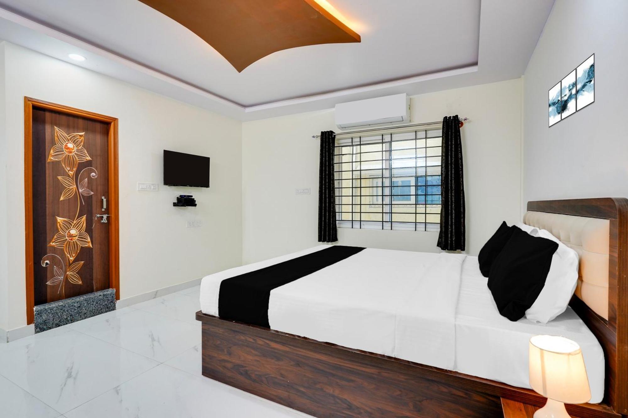 Townhouse Bidadi Formerly Royal Garuda Exterior photo